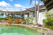 A Tropical Family Oasis in Sunshine Beach