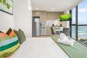 The Oceana - Beachfront 19F Ocean View Studio in Resort with Parking, Pool, Neflix