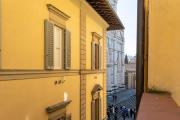 Santa Croce Dantes View Apartment with Terrace by Halldis