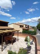 Villa dangle spacieuse climatisée étage, clôturée dans domaine PORTES DU SOLEIL, 3 chambres, 7 couchages, wifi, accès payant aux piscines, 400m de la mer de portiragnes plage,LRPDSR6