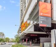 Amazing 2BR delicate Apt, 1min to train station