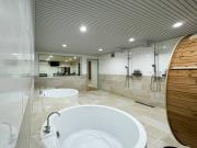 TOMO 非日常の暮らし 広い浴室サウナ付き、寝室6つ、ベッド11台　関西空港直通の最寄り駅