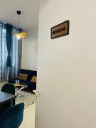 LE CAUBOUS Plein centre Appartement calme avec chambre et cuisine équipée