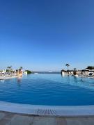 All comforts - Pool - Sea view