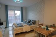 Airport Luxury Apartment with Balcony + Free parking