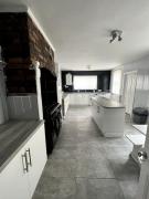 No. 206 - Spacious 5 Bed