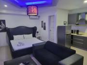 Sheryll Escapes - Kandi studio by the pool with Housekeeping, Netflix!