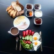 Студия в Чакви