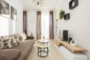 Cozy & Comfortable Apartment Grodeckiego by Renters