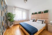 Comfort 28 -- 2-Room Stay Near Park, Netflix & Parking Comfort 28 -- 2-Room Stay Near Park, Netflix & Parking