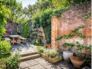 West Pallant Georgian Townhouse in City Centre with Courtyards, BBQ & Log Burners - Dogs Welcome! Chichester Holiday Properties