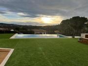 Casa Mas Cabañas con piscina infinita con playa