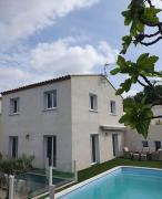 Villa sans vis-à-vis avec vue et piscine située entre Nîmes et Montpellier, à 20 minutes des plages