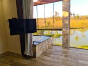 ChaléLoft com hidromassagem defronte Lagoa na Serra do Cipó