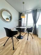 MydiHei @ Rhyfall Towers