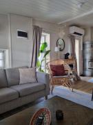 Hurmaava ullakkoasunto Vanhan Rauman laidalla