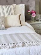 BRAMLEY FALL COTTAGE ON SITE EV POINT - Attached Cottage,3 Separate Bedrooms -1 on ground level, SLEEPS 6, 2 Bathrooms, Sandy Wittering Beach 8min drive, Rural Location, Child friendly, Small Breed Dog Friendly, Private Parking