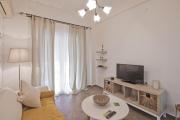 Irida Stylish, Cozy, Fully Equipped Apt