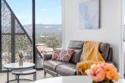 Adelaide CBD Oasis - 2BR Realm Retreat - Level 19