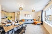 2 Bedroom Apartment in Hatfield - Gated Free Parking - Amazing for Contractors - Private Bathrooms - Near University & Business Park - Big savings on Longer Stays 2 Bedroom Apartment in Hatfield - Gated Free Parking - Amazing for Contractors - Private Bathrooms - Near University & Business Park - Big savings on Longer Stays