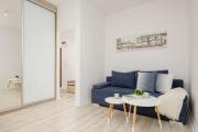 Bright Apartment in Warsaw Center with Two Bedrooms and Balcony by Renters