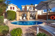 2 bedroom Villa Kornos with private pool and golf views, Aphrodite Hills Resort