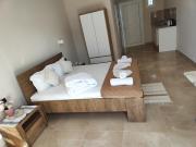 YANNA Studios & Apartments