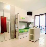 Monolocale vista mare baia verde gran viale al mare 31