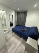 London Eye 10 minutes away