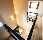 匠の家 大阪城近くの高級感あふれる吹き抜けの家 A Luxurious Home with a Grand Atrium Near Osaka Castle