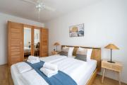 Quiet 1BR Oasis, Fast City Path by HM
