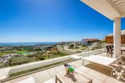 ViVi Homes - The Heights Pool, Gym, Sauna, Terrace & Sea View