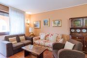 Menaggio Cozy Apt - w Veranda & Private Parking