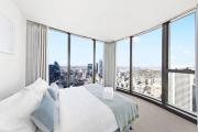 A 3BR Apt Next to Melbourne Central FREE Parking