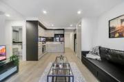 A Comfy 2BR Apt 5-Min Walk To Melbourne Central