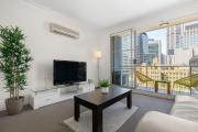 A Stylish Apt City Views Next To Darling Harbour