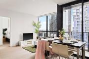 Modern 2BR Apt Next to Victoria Market City Views
