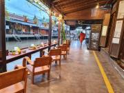Top Amphawa