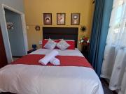 **Oakway Guest Suite**Own Private Separate 1 bedroom,Kitchen, Shower