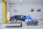 Super Location, St Julians, 2 Bedroom, Paceville APT 7 by Vaganza