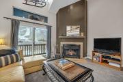 2BD Condo with Ski Run Views and Hot Tub Access