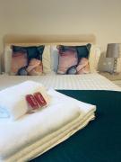 Robinhuts Stays - 3 Bed property Perfect for contractors and families