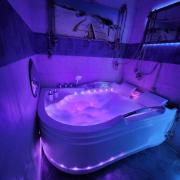 Prestige HOME SPA apartment by the SEA with luxury JACUZZI, SAUNA, MASSAGE CHAIR, and Prosecco!