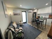 Well located Apt with Loft Bedroom & Aircon