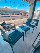 Sunny Penthouse close to everything