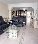 Habitación amplia y cómoda con baño privado