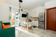 Modern Sea House in the Heart of Amalfi Coast - Apartment with Balcony, 100 mt from the Sea -Maiori City Center