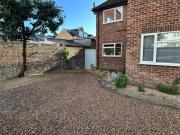 Large 2-bedroom maisonette with free parking