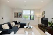 The Brondesbury Place - Bright 2BDR Flat with Balcony & Parking The Brondesbury Place - Bright 2BDR Flat with Balcony & Parking