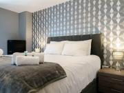 City Centre Cityscape & Sunset Views - Pass the Keys